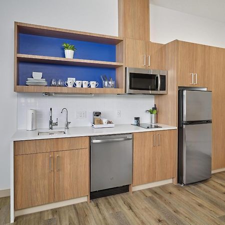 Готель Element Edmonton West Екстер'єр фото
